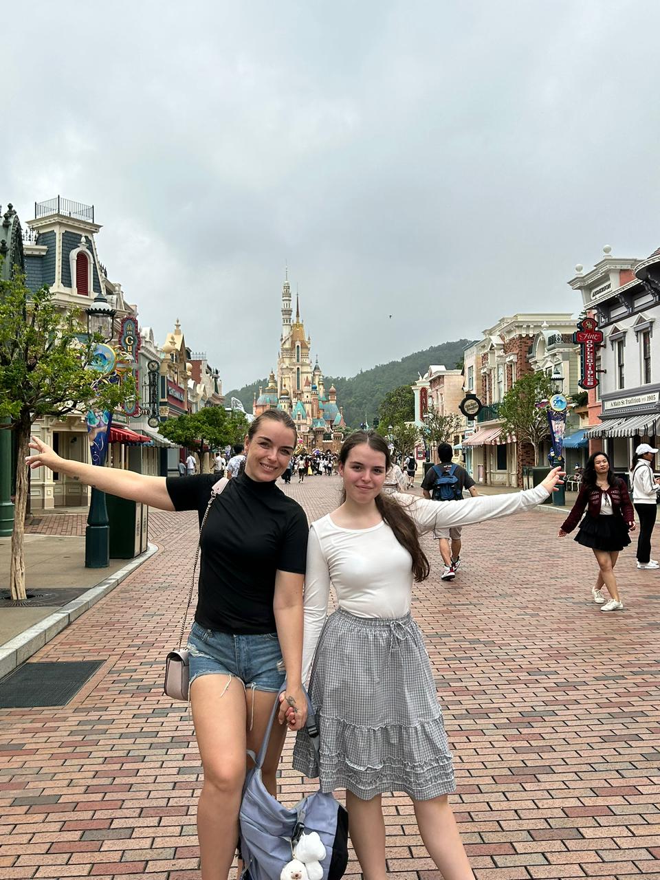 Eve Berriman and her daughter at Disneyland